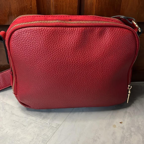 Steve Madden Crossbody shoulder bag NWOT Red VEGAN 1/2 Leather 1/2 Suede Look - Picture 9 of 14